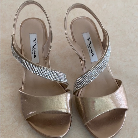 Gold Sandles with heels - Picture 1 of 5